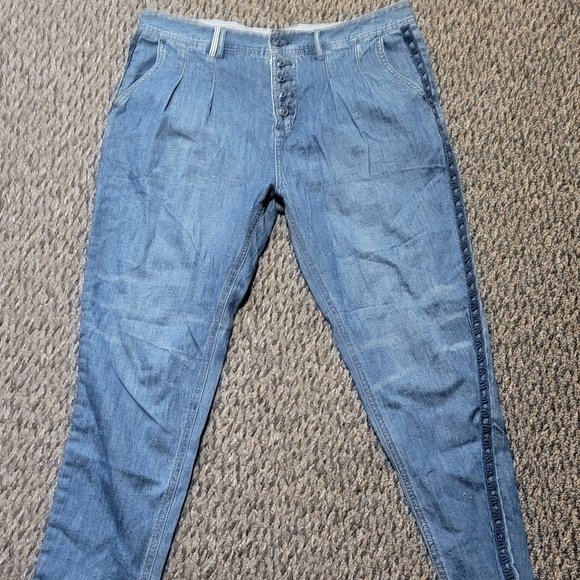 Free People Faded Pleated Trouser Denim Jeans Size 26 - Picture 1 of 15